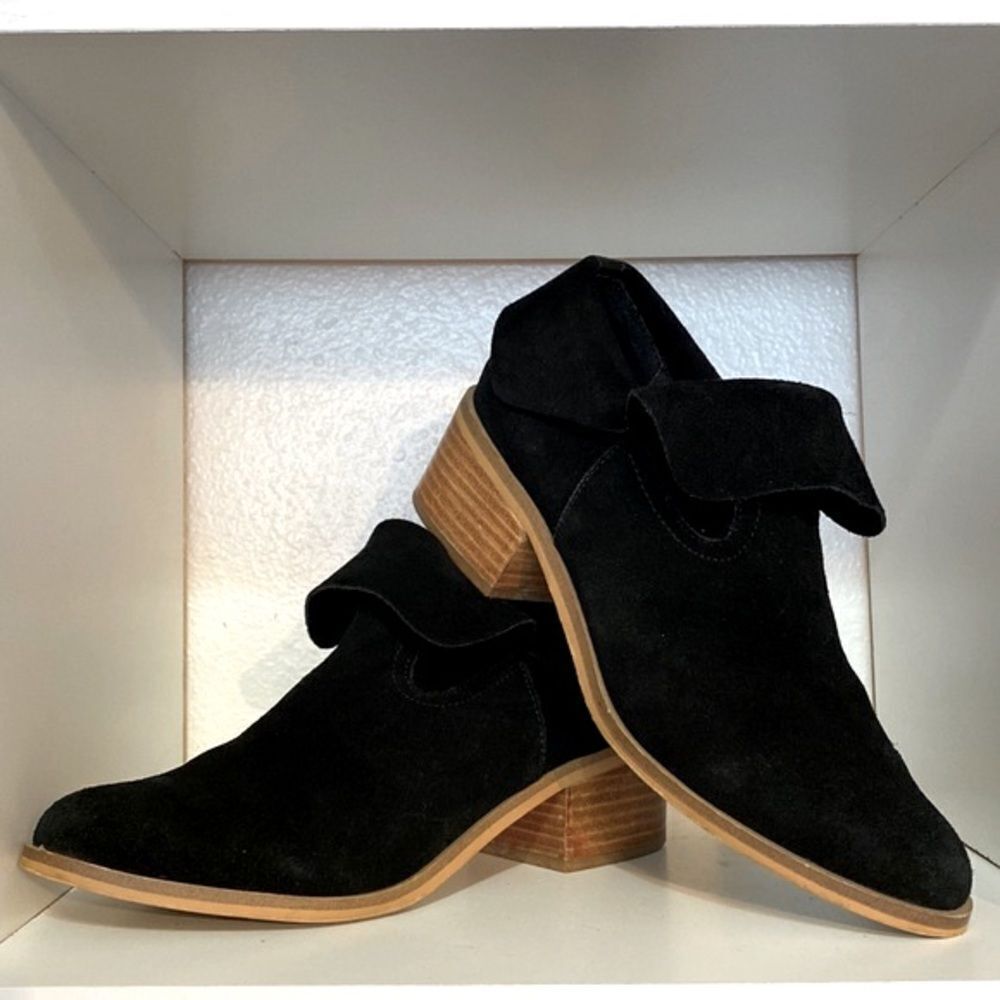 Steve Madden Black Suede Ankle Booties Foldable Western Chic Minimalist Cowgirl